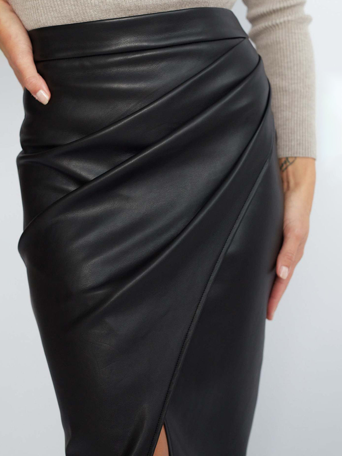 Ysadora | Women’s Leather Midi Skirt